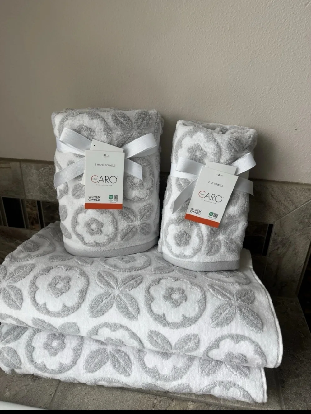 6pc CARO Home Plush Bath Hand Tip Towel Set Gray XOXO Daisy Flower Towel Set New